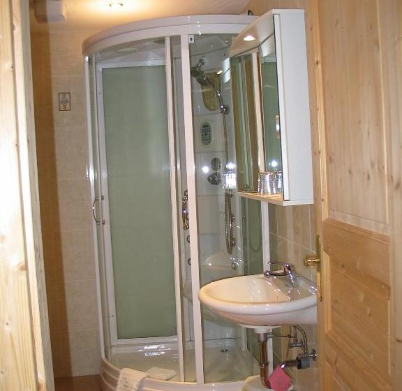 家庭间, Pension Parzer Pressbaum Bei Wien