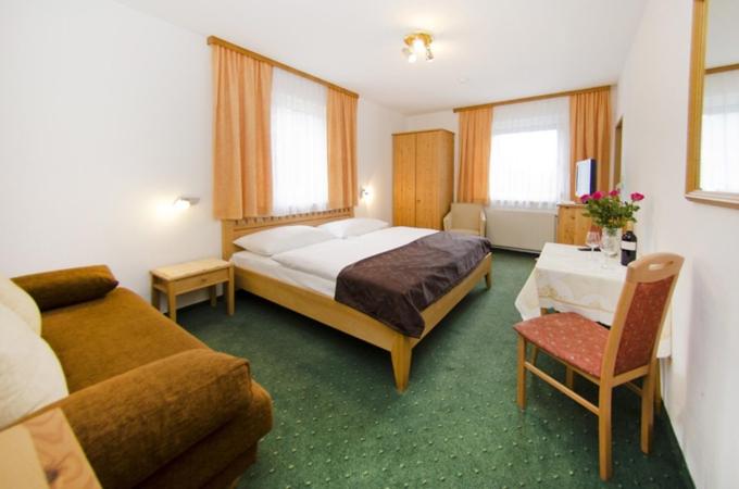 Номер Стандарт Трехместный, Pension Parzer Pressbaum Bei Wien
