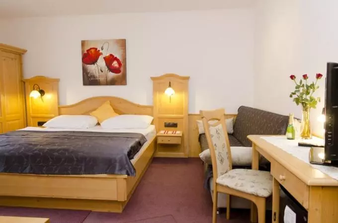 スタンダードトリプルルーム, Pension Parzer Pressbaum Bei Wien