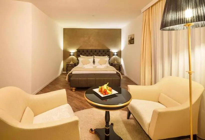 ジュニアスイート, Business Hotel First