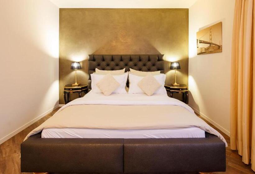 주니어 스위트, Business Hotel First