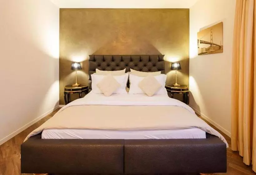ジュニアスイート, Business Hotel First