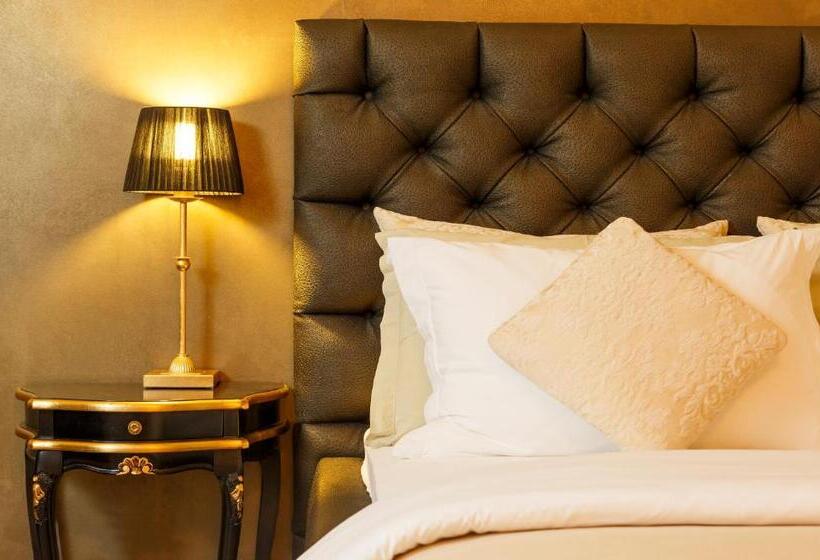 디럭스 주니어 스위트, Business Hotel First