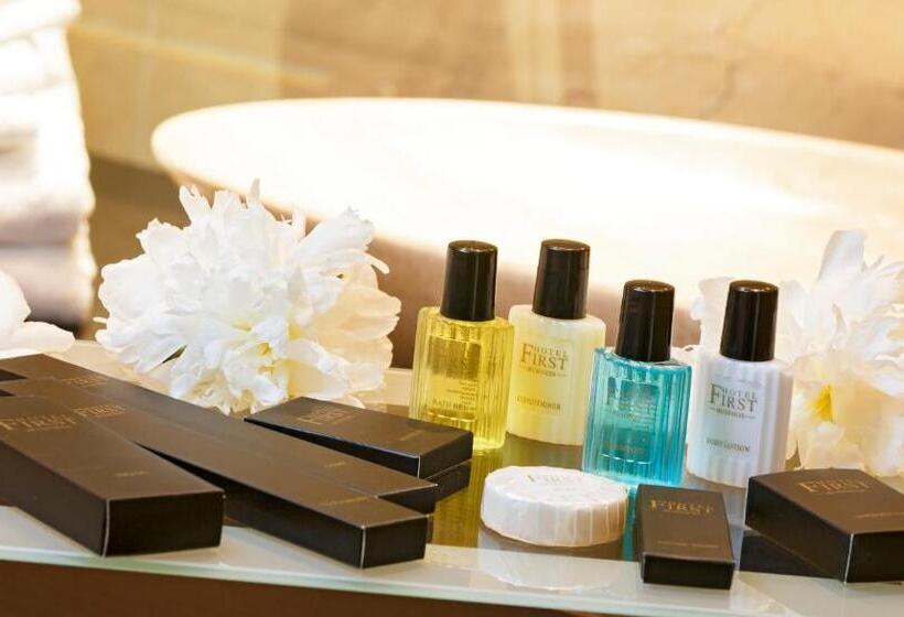 스탠다드 룸 퀸사이즈 침대, Business Hotel First