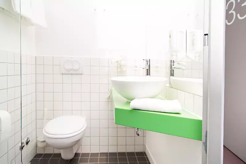 スタンダードトリプルルーム, B&b Hotel Salzburg Süd