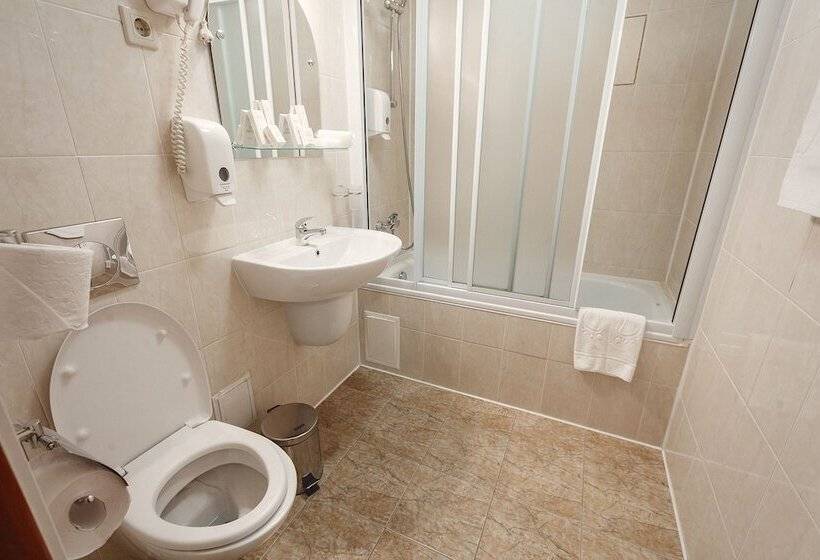 バス共有のスタンダードルーム, Amaks Polyarnaya Zvezda