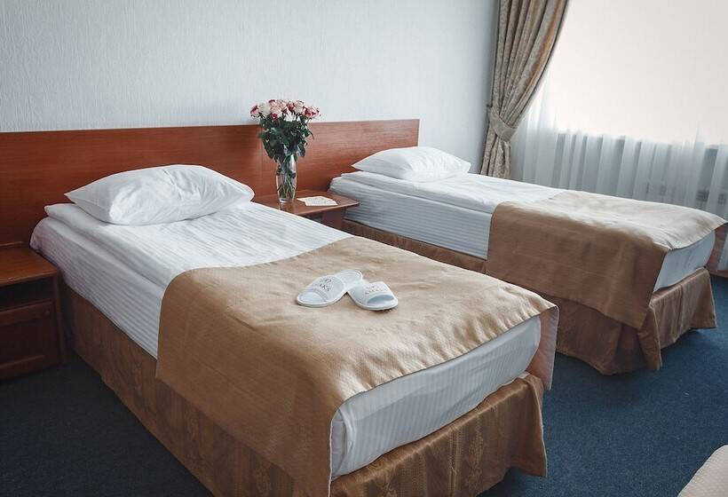 バス共有のスタンダードルーム, Amaks Polyarnaya Zvezda