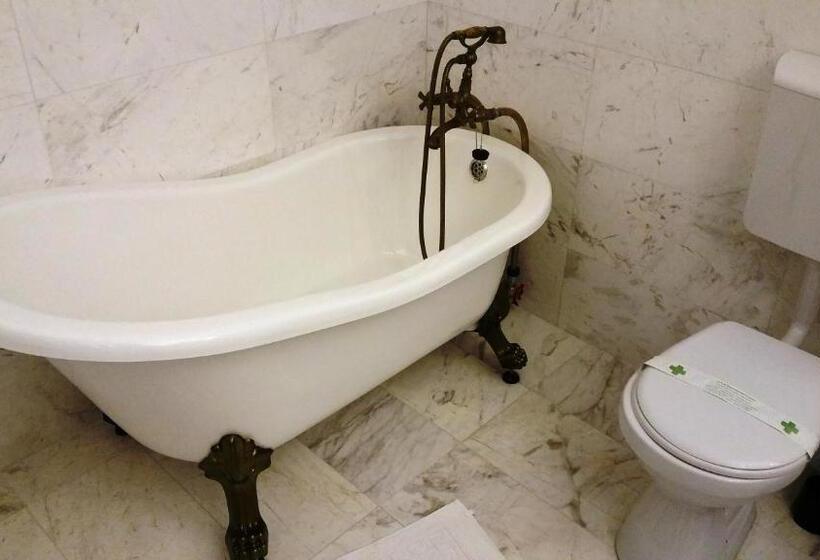 סוויטה דלוקס, Coroana Moldovei