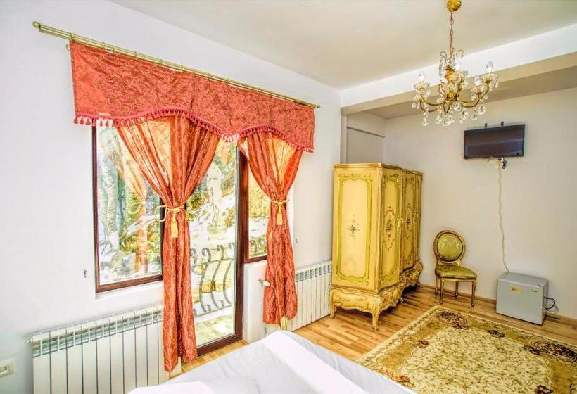 سوییت لوکس, Coroana Moldovei