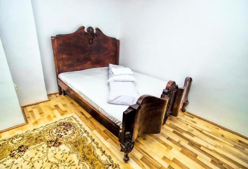 סוויטה דלוקס, Coroana Moldovei