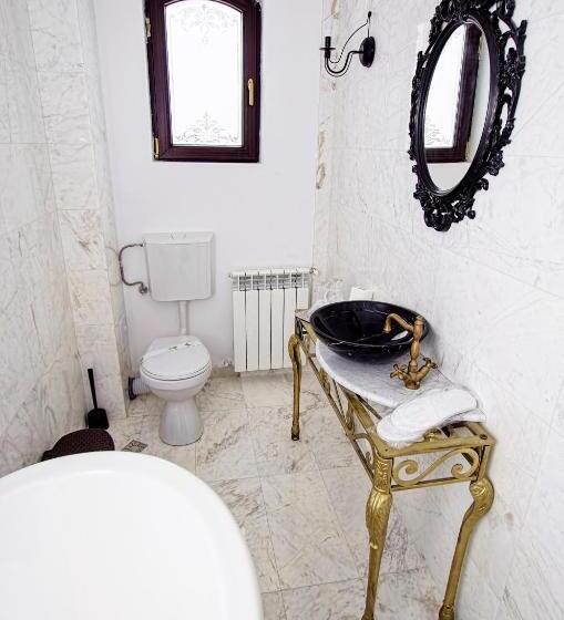 חדר דלוקס, Coroana Moldovei