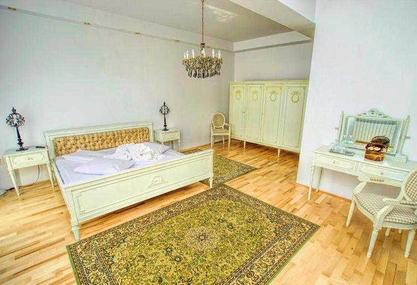 חדר דלוקס, Coroana Moldovei