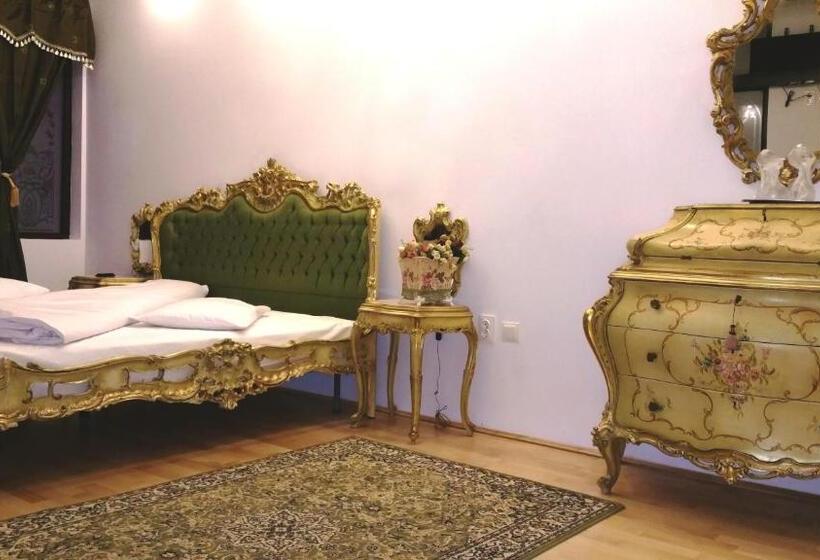 חדר דלוקס, Coroana Moldovei