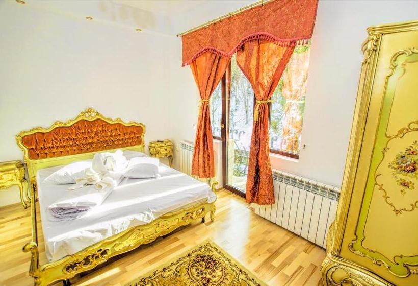 سوییت لوکس, Coroana Moldovei