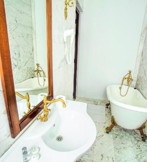 חדר דלוקס, Coroana Moldovei