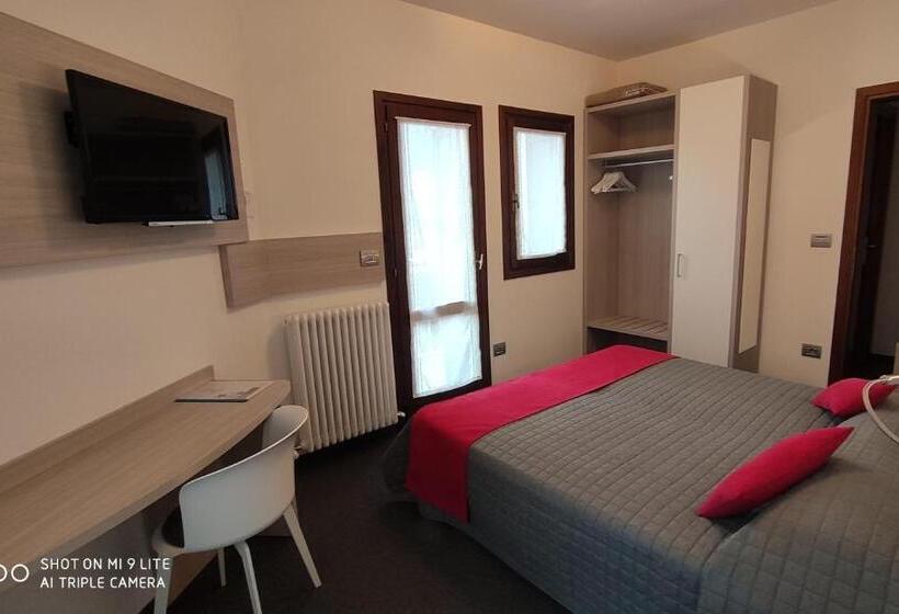 シングルデラックスルーム, Del Negro