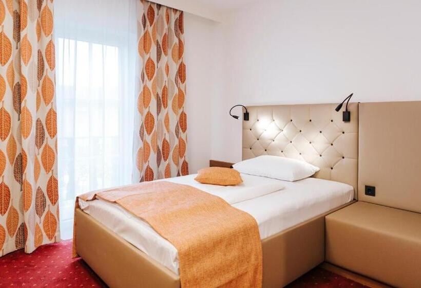 Номер Стандарт Индивидуальный, Der Stockinger