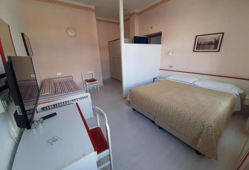 标准三人间, Elba