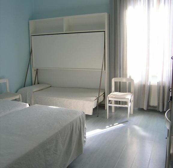 标准三人间, Elba