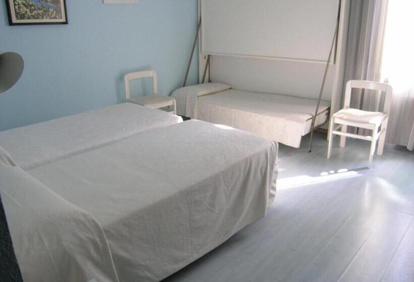 标准三人间, Elba