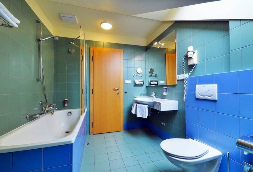 סוויטה, Filipinum