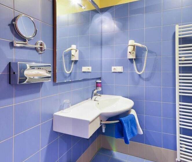 חדר ביזנס, Filipinum