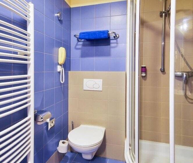 חדר ביזנס, Filipinum