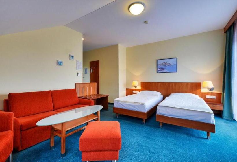 חדר ביזנס, Filipinum