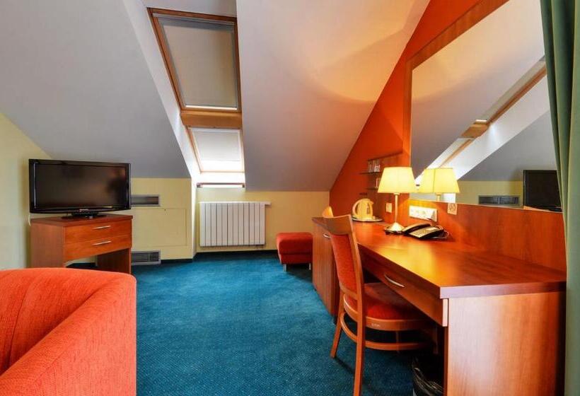 סוויטה, Filipinum