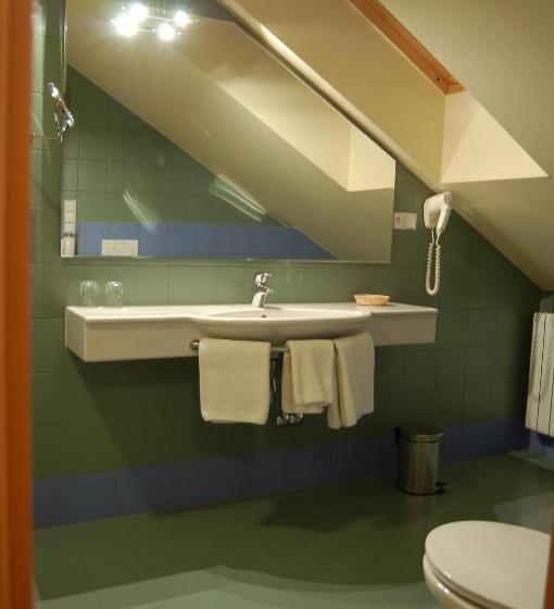 סוויטת דופלקס, Filipinum