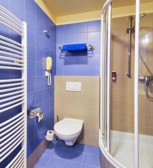 חדר סטנדרט יחיד, Filipinum