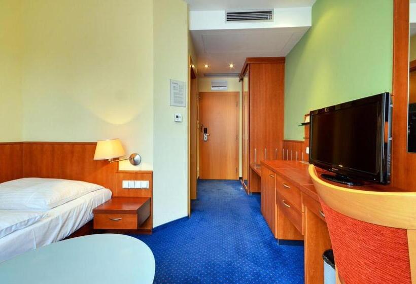 חדר סטנדרט יחיד, Filipinum