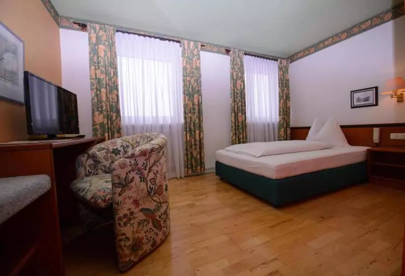 Standard Yhden Hengen Huone, Gasthof Hotel Zweimüller