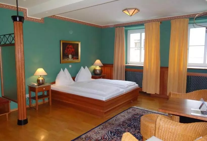 Perhehuone, Gasthof Hotel Zweimüller