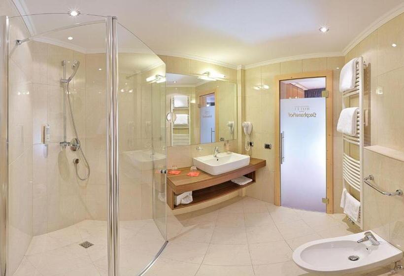 Четырехместный Номер Стандарт с Балконом, Granpanorama Hotel Stephanshof