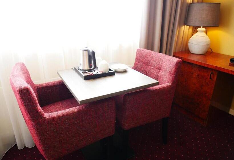 컴포트 룸, Het Oosten