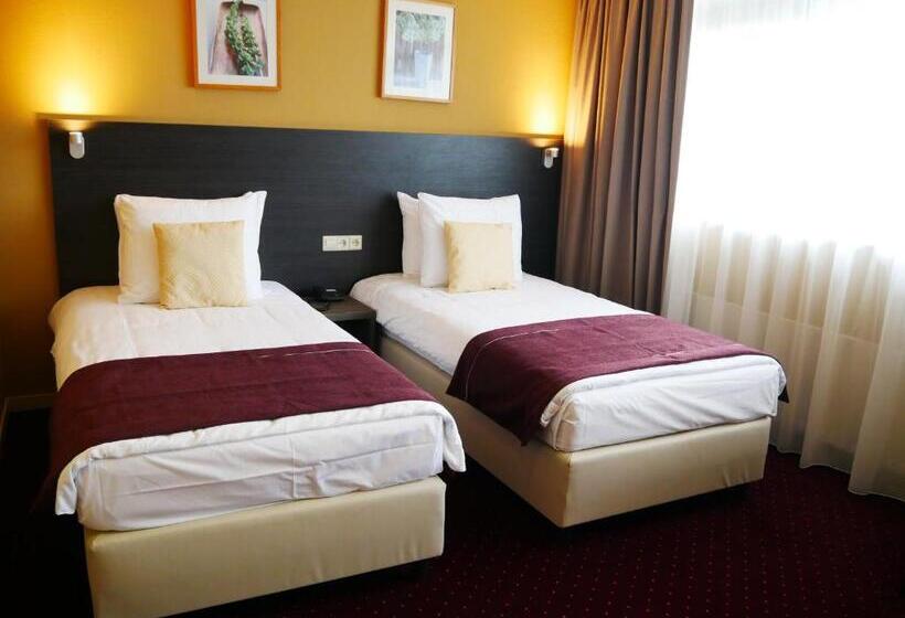 חדר קומפורט, Het Oosten