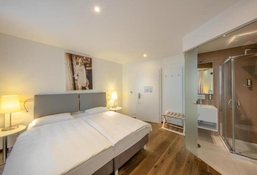 스탠다드 룸, La Rouvenaz