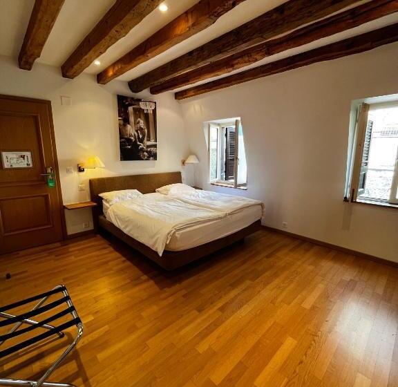 수피리어 룸, La Rouvenaz