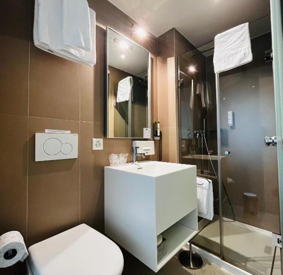 수피리어 룸, La Rouvenaz