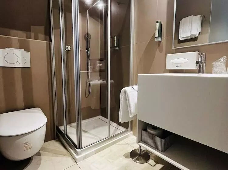 اتاق استاندارد, La Rouvenaz