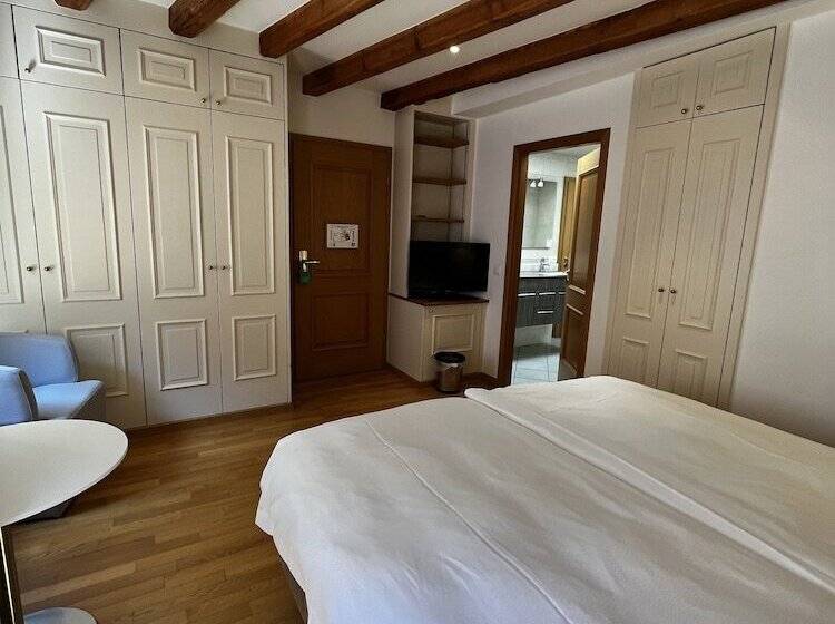 수피리어 룸, La Rouvenaz