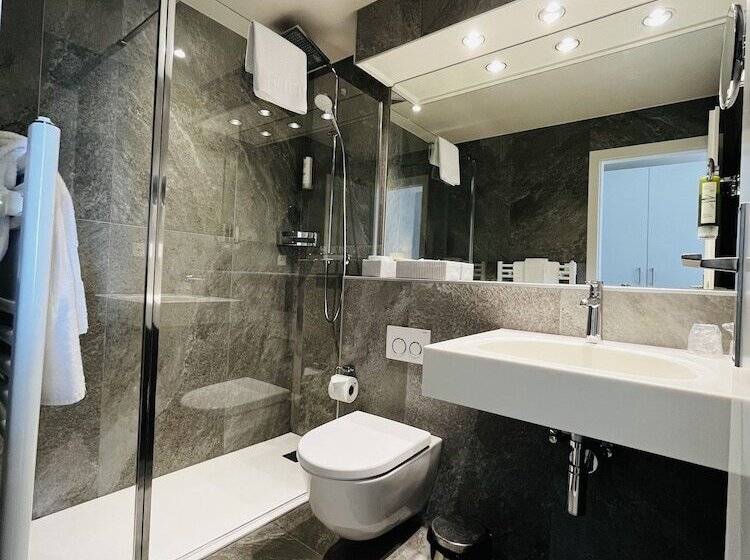 수피리어 룸, La Rouvenaz