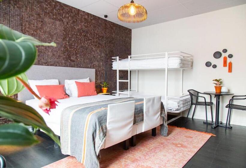 اتاق خانوادگی, Pannenkoekhuis Vierwegen