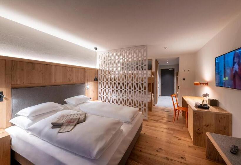 Полулюкс, Platz