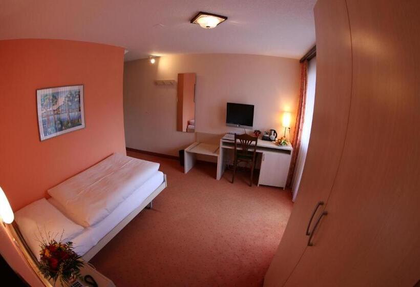 Номер Стандарт Индивидуальный с Видом, Restaurant Seegarten Marina