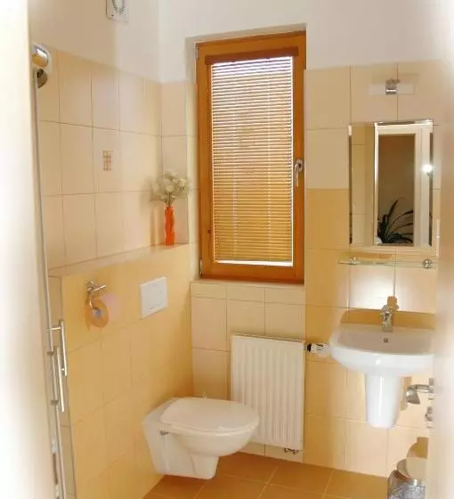Standard Triple Room, & Restaurant Signal