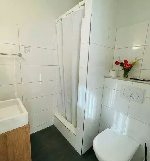 Standard Room, Rössli