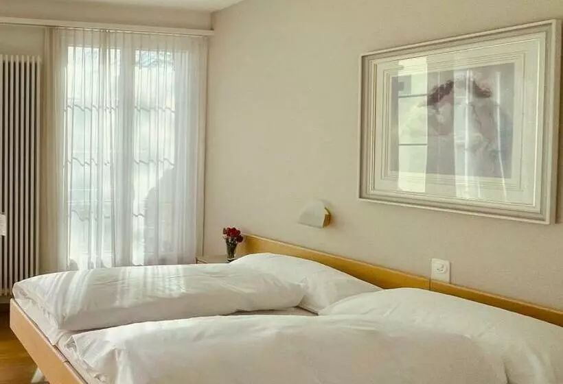 Standard Room, Rössli