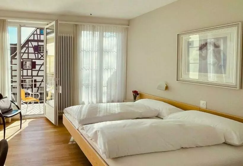 Standard Room, Rössli